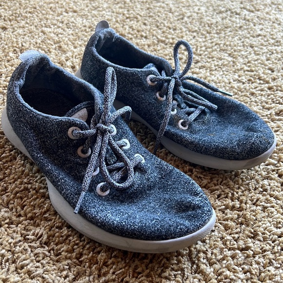ALLBIRDS WOOL RUNNERS - WOMEN’S 9 - Picture 1 of 4